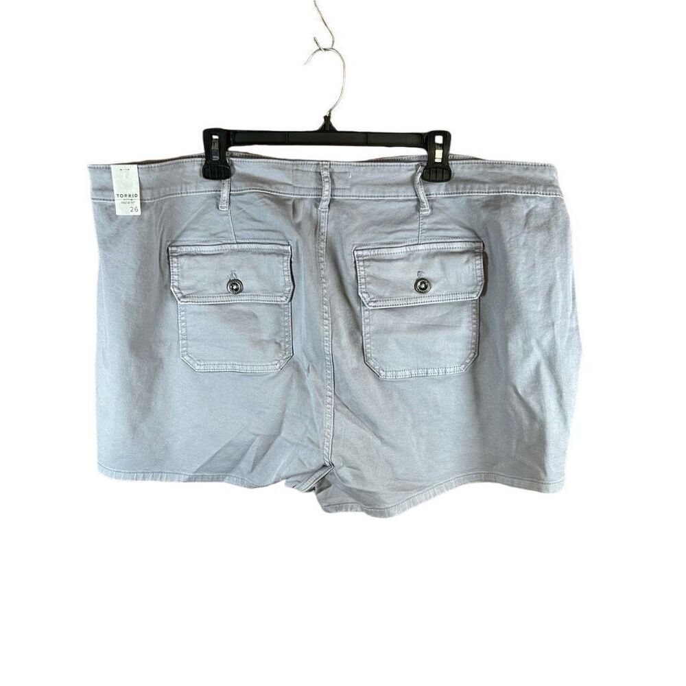 Torrid Grey Size 26 NWT Shorts Button Front NWT - image 2